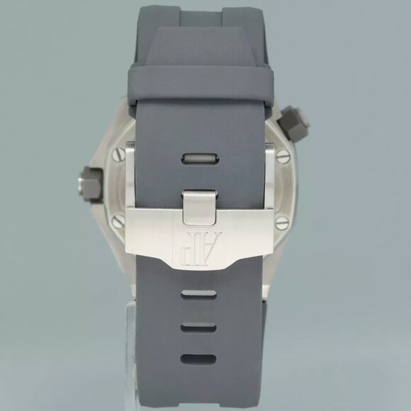 MINT Audemars Piguet 42mm Men's Watch With Box - Picture 6 of 6